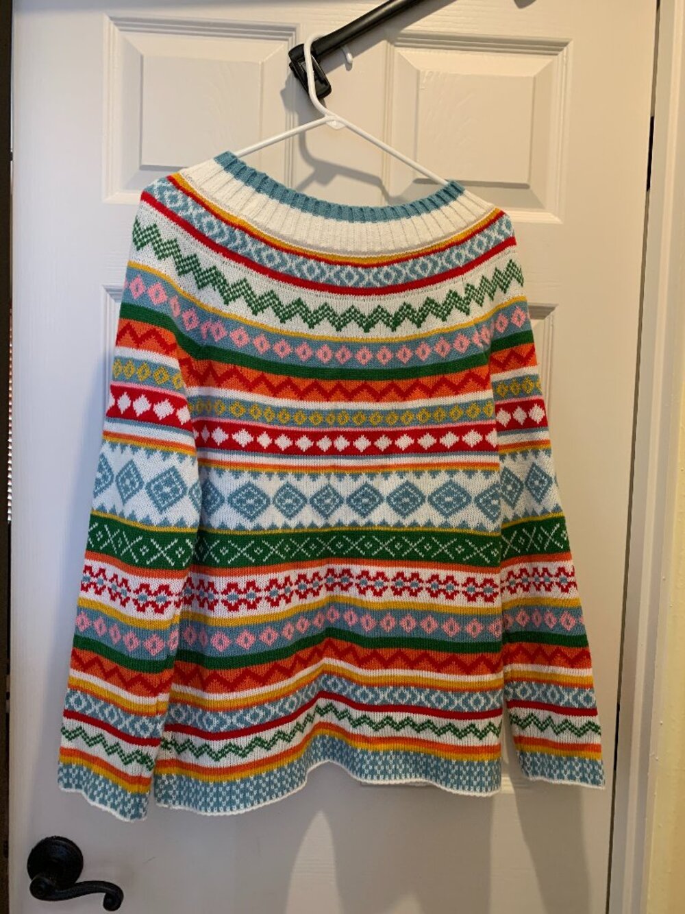 Pullover sweater